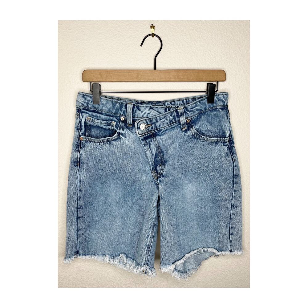 WILD FABLE Acid Wash Denim Bermuda Shorts Asymmetrical Closure Size 2